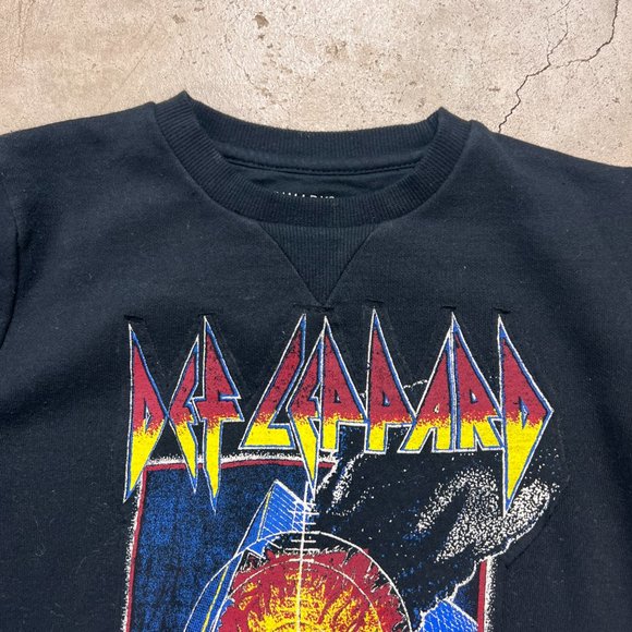 Reworked Def Leppard Rock Band Logo Kids Crewneck Sweatshirt - Size 9/10 - Picture 2 of 3
